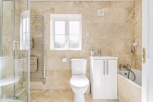 Ensuite 1- click for photo gallery